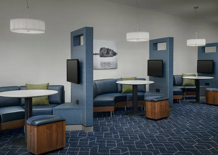 Courtyard By Marriott Muncie At Horizon Convention Center