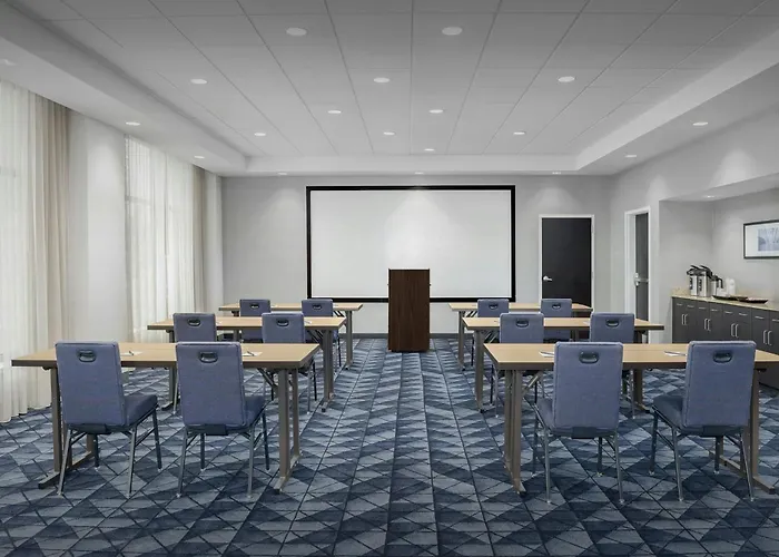 Courtyard By Marriott Muncie At Horizon Convention Center
