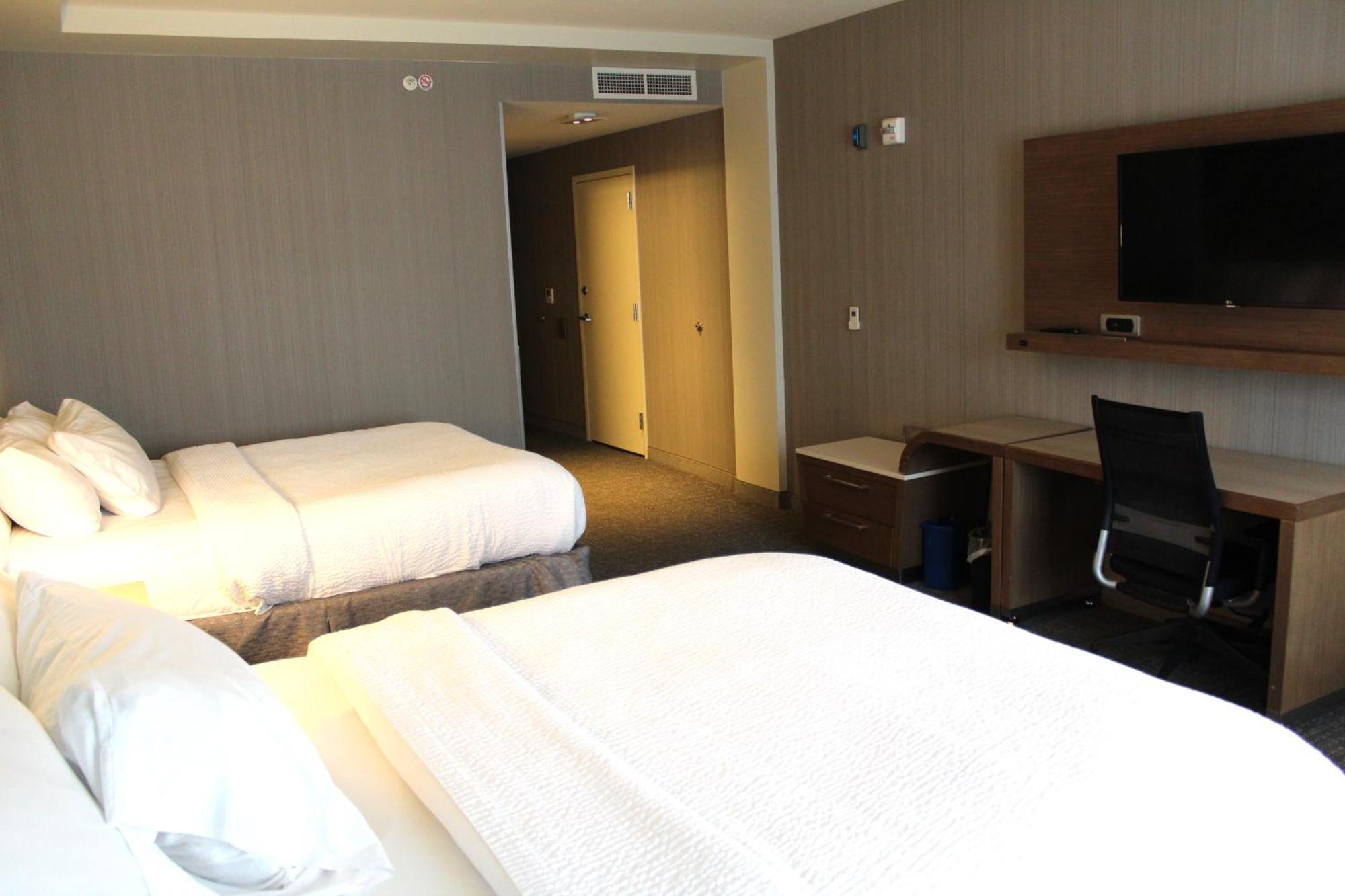 Courtyard By Marriott At Horizon Convention Center Muncie