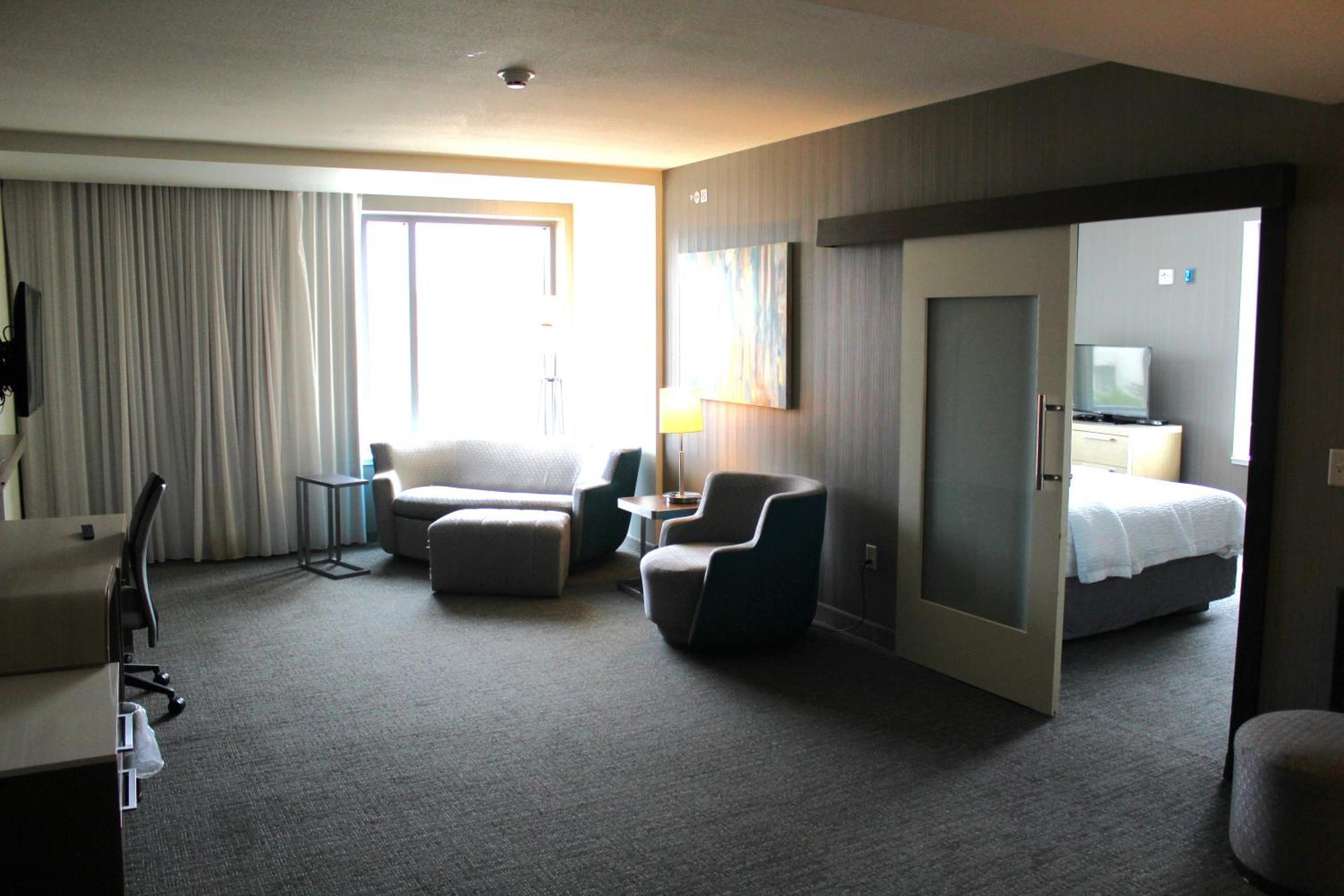Courtyard By Marriott At Horizon Convention Center Hotel