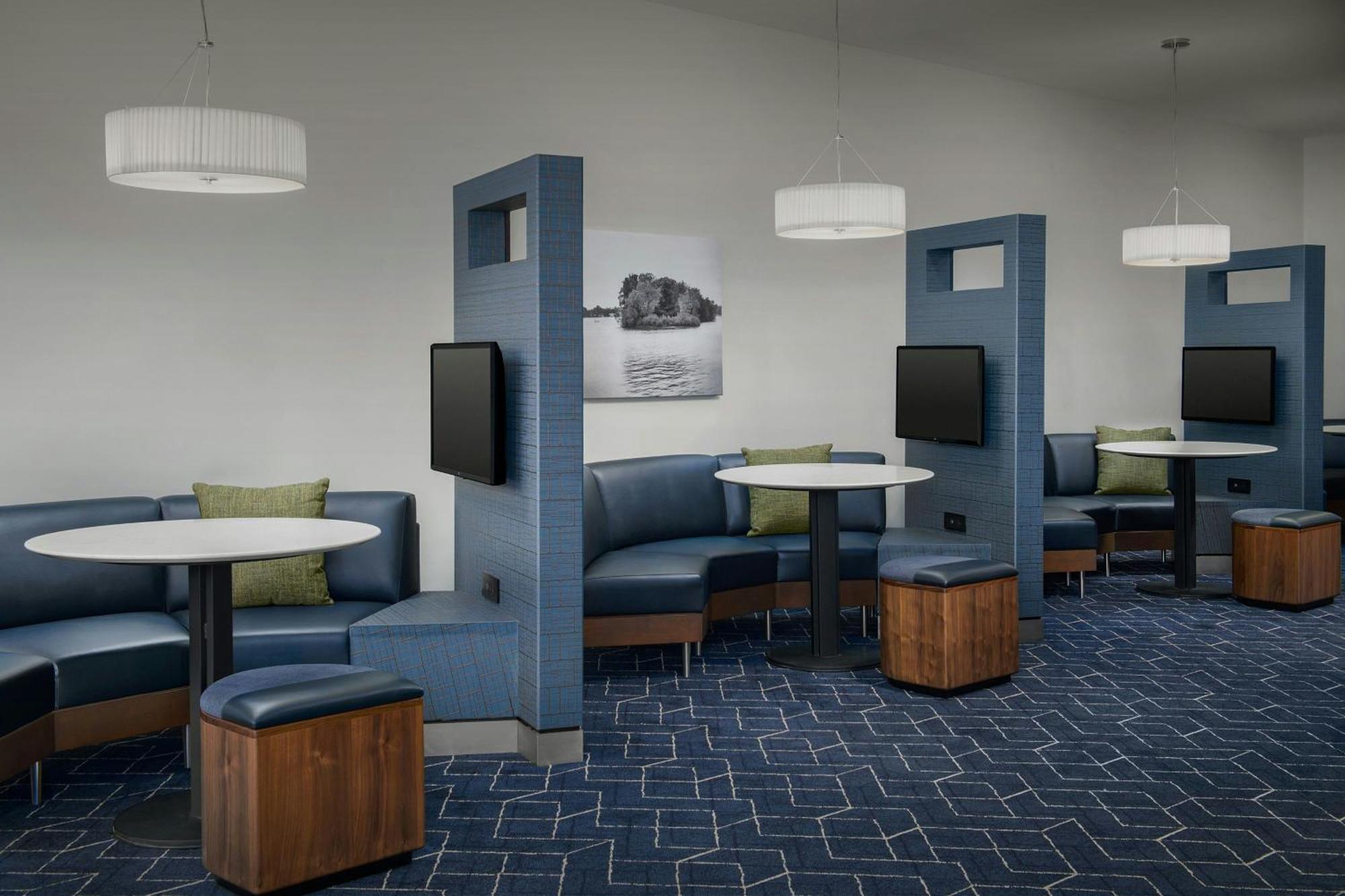 Hotel Courtyard By Marriott At Horizon Convention Center 3*