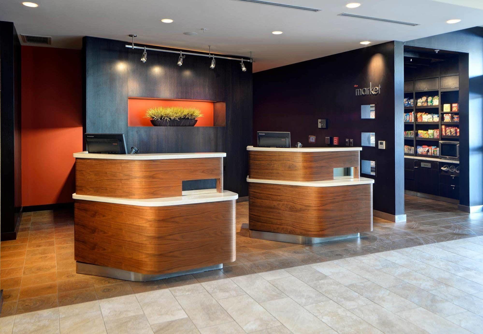 Courtyard By Marriott At Horizon Convention Center Hotel